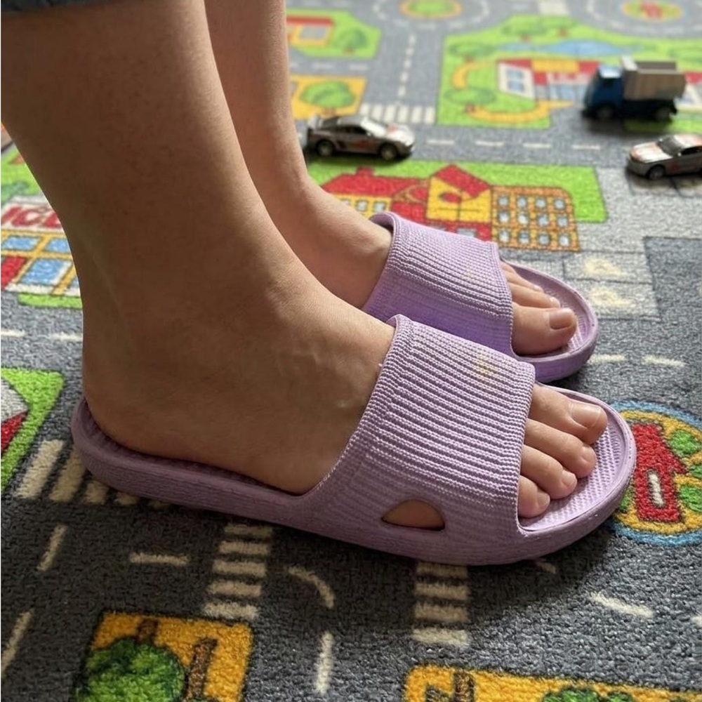 Women’s Lavender Slide Sandals - Comfortable Casual Flats